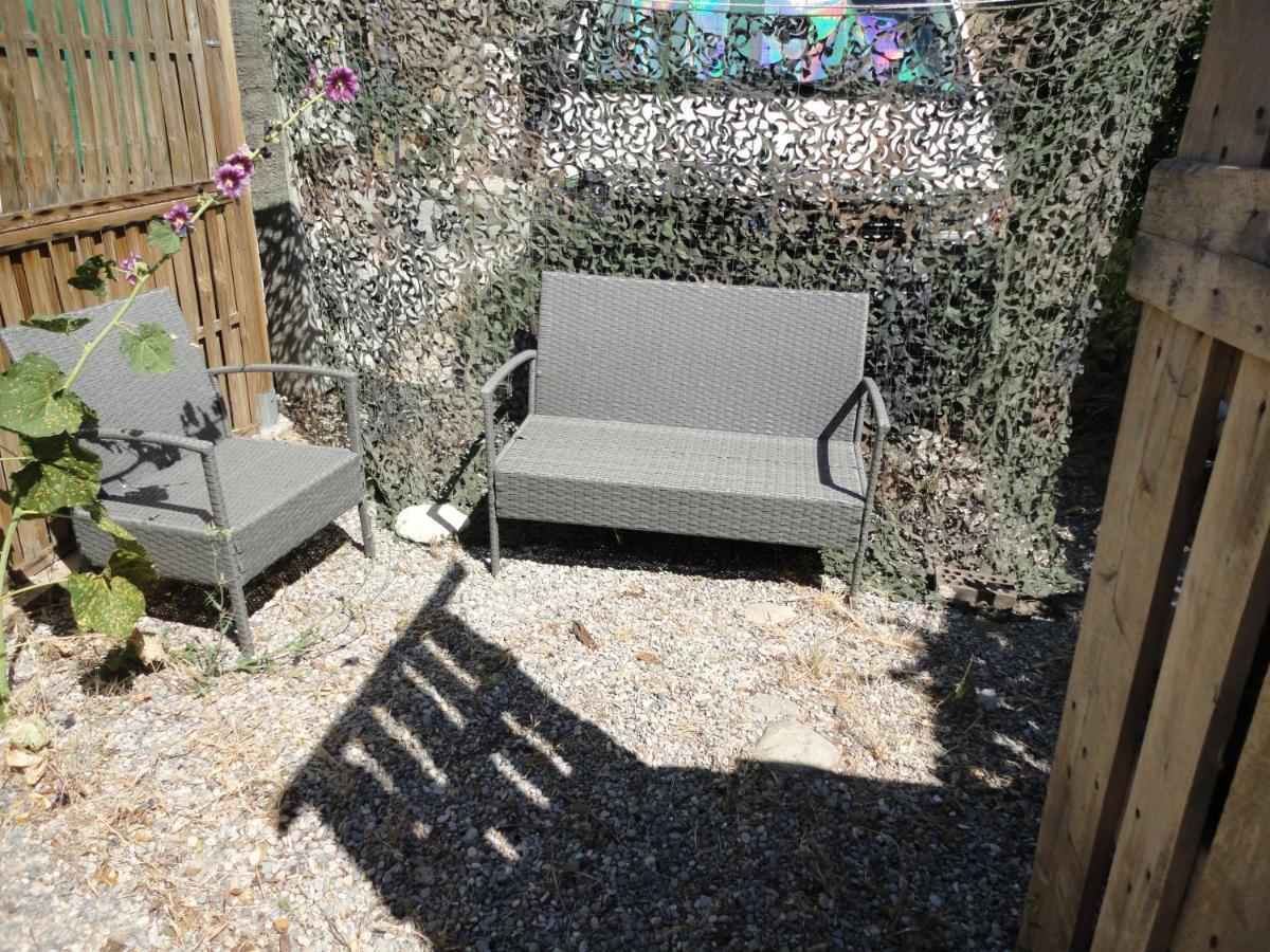 Joli Appartement Dans Village Calme En Provence Les Mees Exterior photo